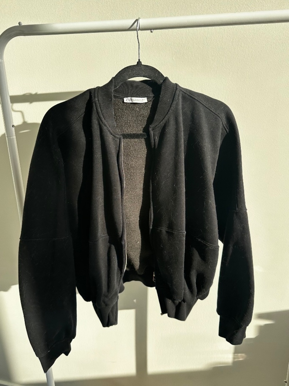 ZARA Black Cropped Zip-Up Jacket – Cozy Fleece Lined (S)